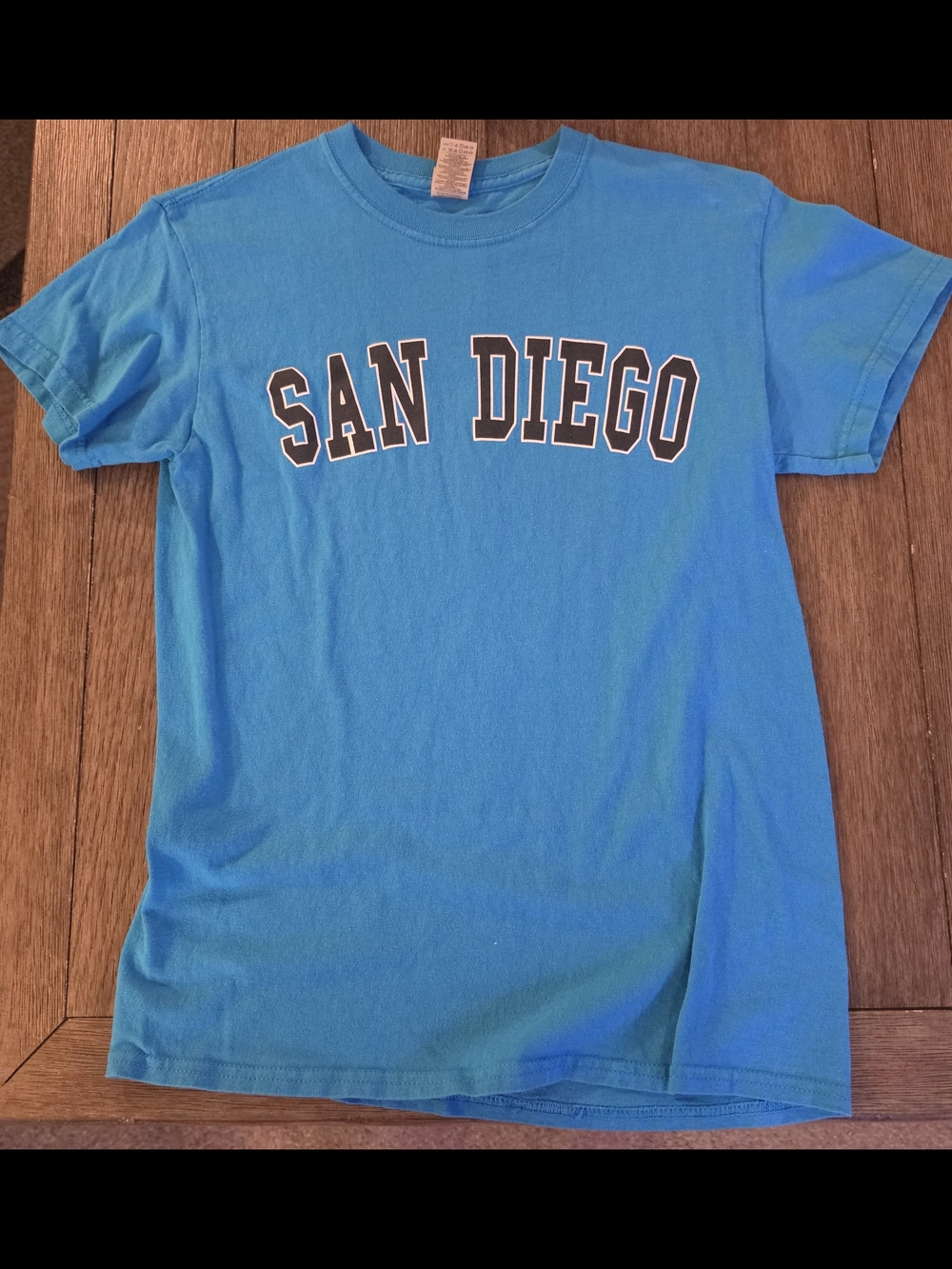 Gildan Turquoise 'San Diego' Unisex Short Sleeve Tee Size Small